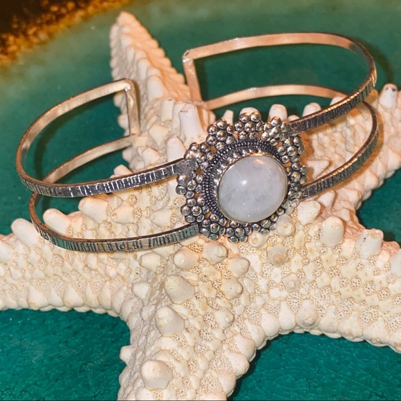 SALE ⭐️ Moonstone Handmade cuff bracelet - Picture 2 of 4